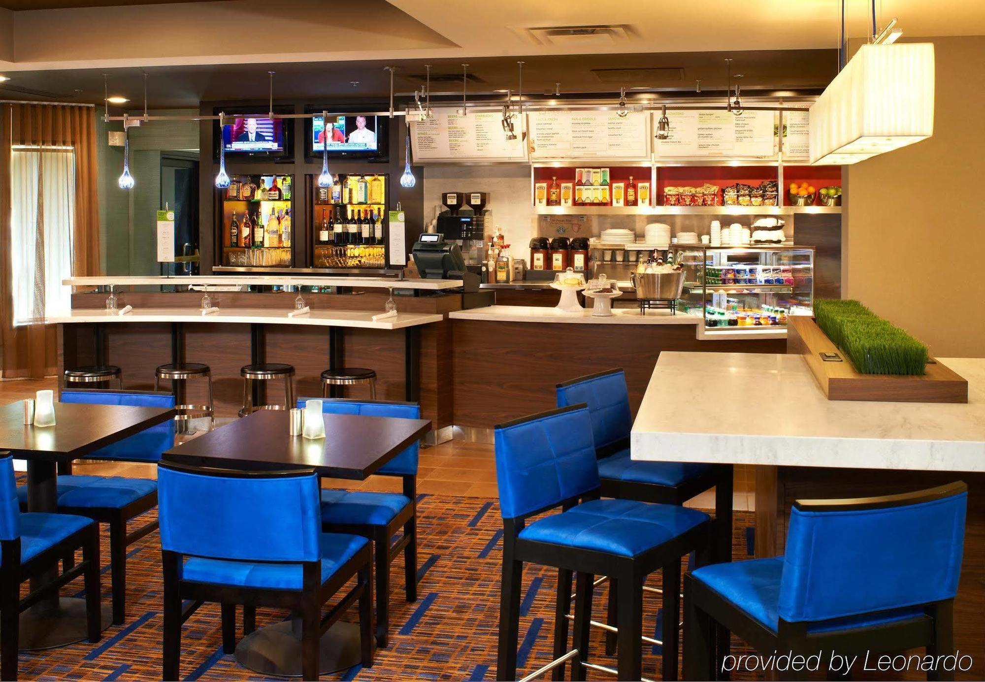 Courtyard By Marriott Cleveland Westlake Hotel Restaurant photo